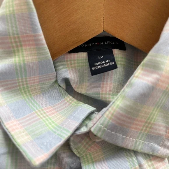 Trendy boys Tommy Hilfiger shirt for any occasion - Picture 2 of 2